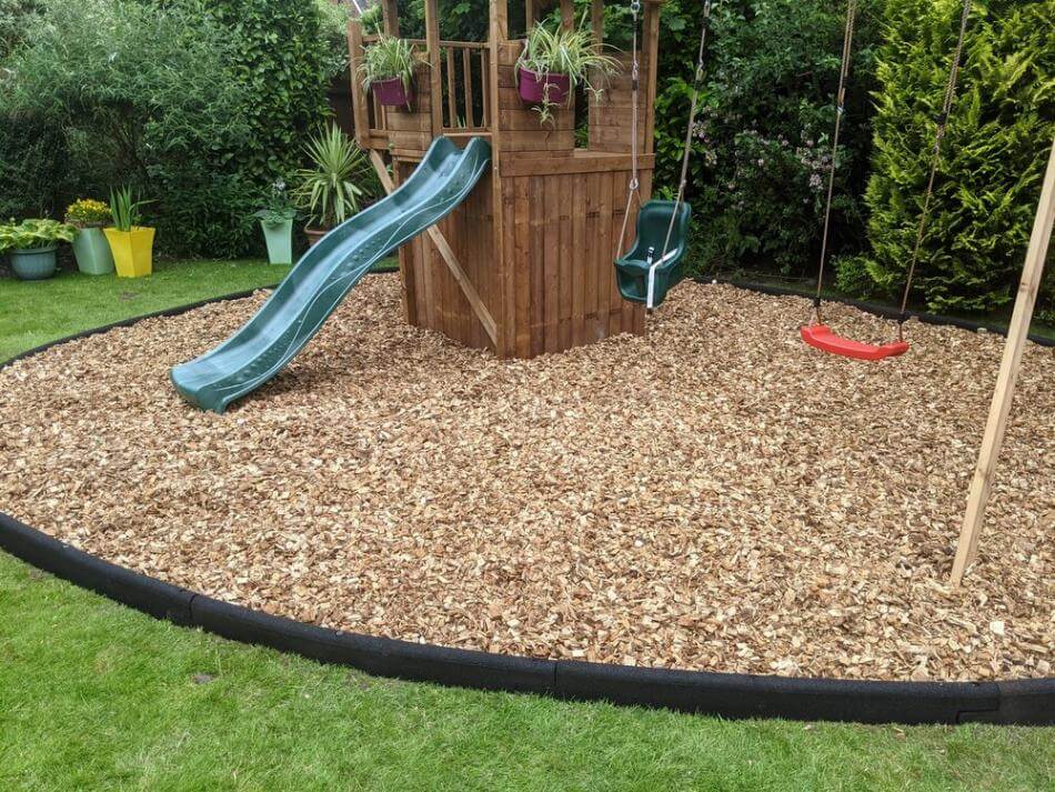 wood chip mulch as playground flooring
