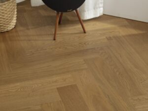 Engineered Wood (Herringbone): QH 695
