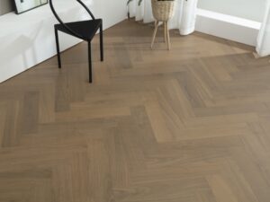 Engineered Wood (Herringbone): QH 696